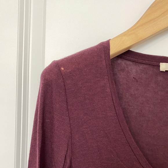 Aritzia wilfred burgundy Henley sz xs preloved - Picture 3 of 6